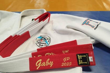 REMISE DE LA CEINTURE ROUGE ET BLANCHE A GABY