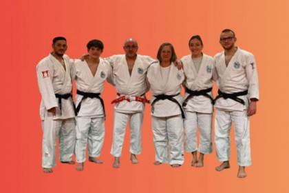 7 CEINTURES NOIRES - 16 DAN POUR UN MEME NOM