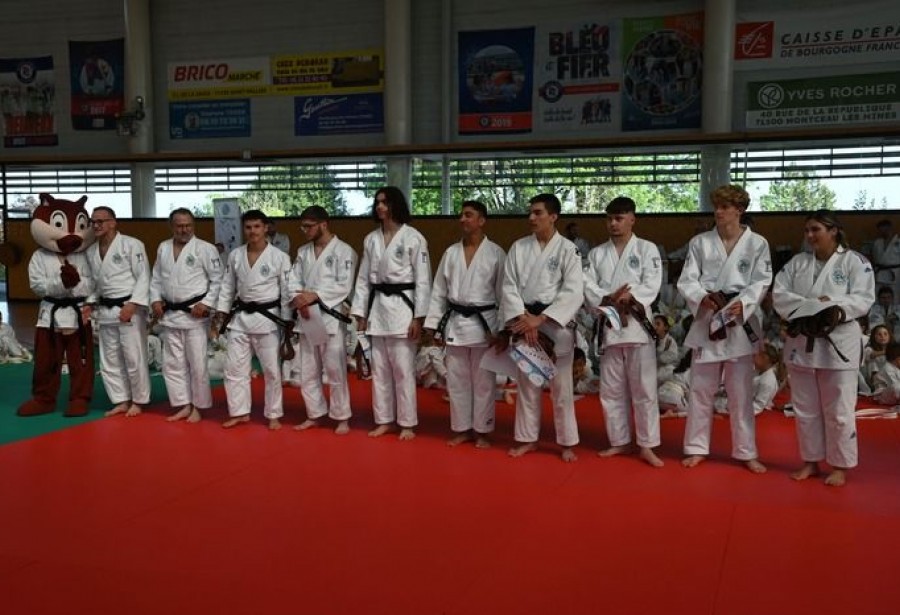 REMISE DES CEINTURES NOIRES 2024-2025