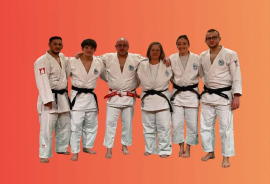 7 CEINTURES NOIRES - 16 DAN POUR UN MEME NOM