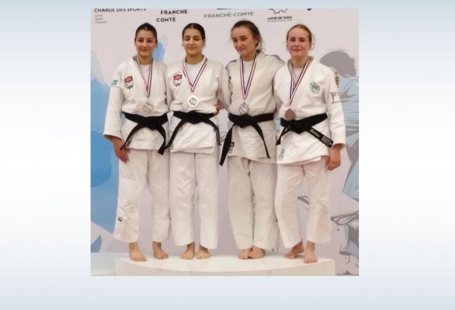 LES BENJAMINS(NES) ET JUNIORS M et F SUR LE PONT
